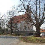 009c  stavba křížku u fary